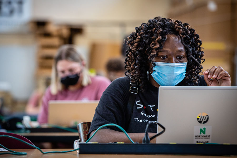 Laptop program, technology resources help students, faculty, staff continue learning, teaching during pandemic