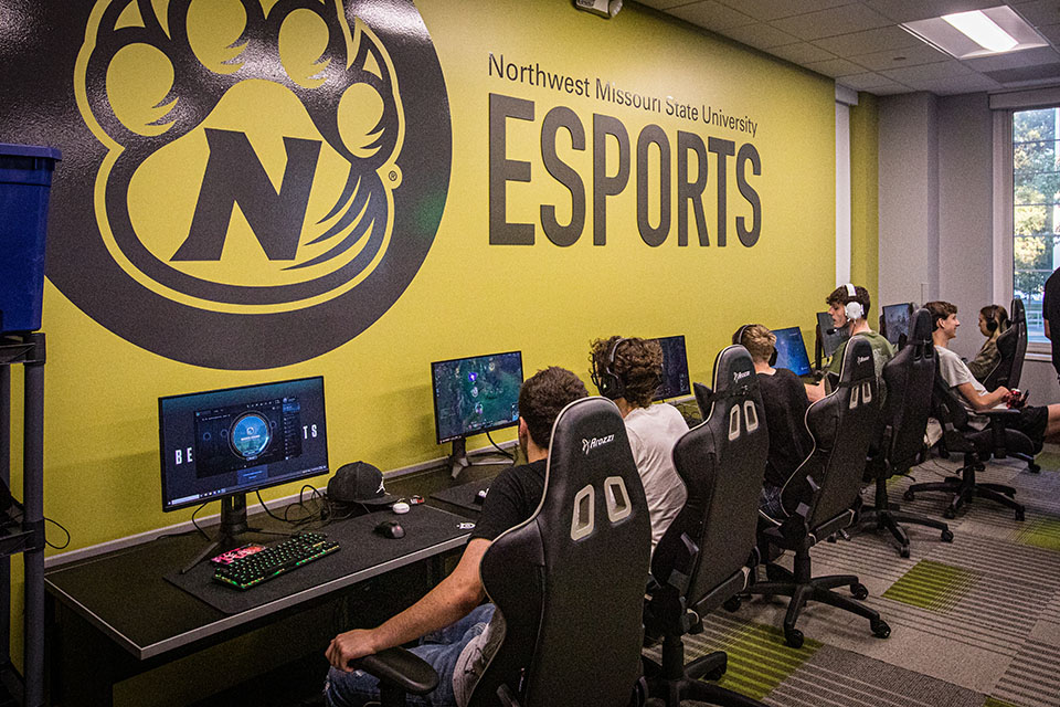 Northwest offering esports camp for middle school, high school students