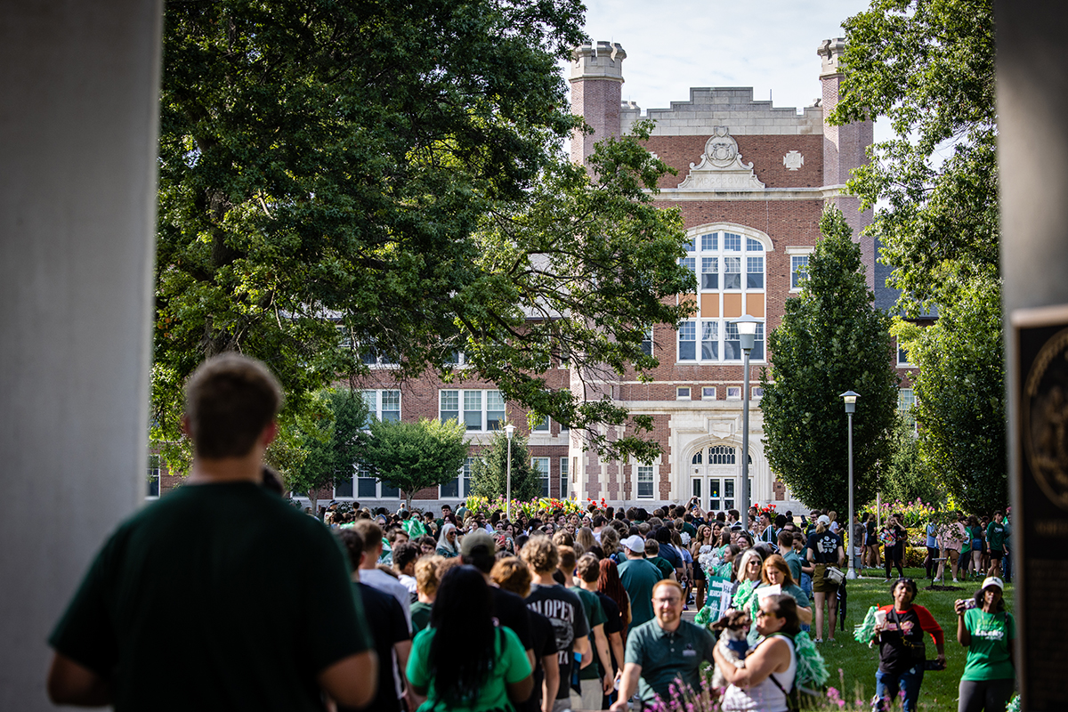 The Northwest community welcomed new students outside the Administration Building during the University's Advantage Week in August. (Photo by Todd Weddle/Northwest Missouri State University)