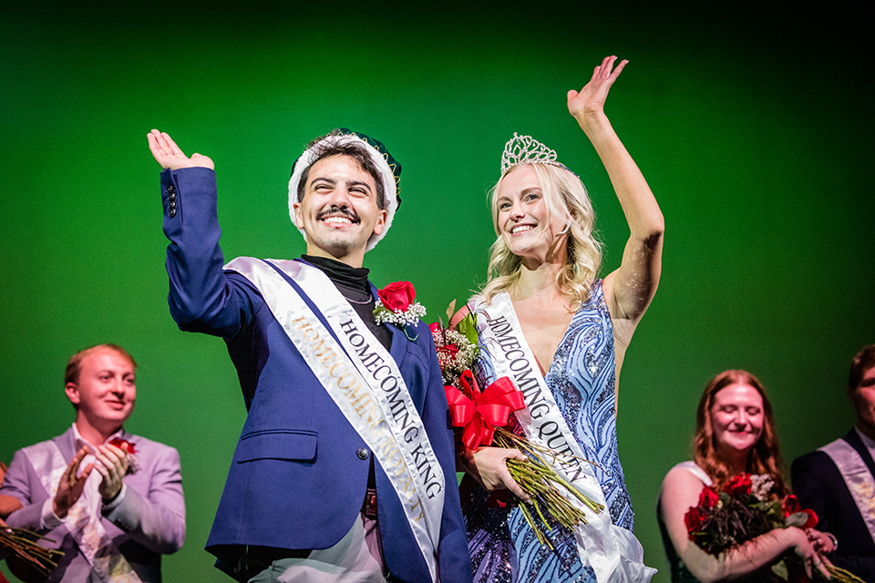 Bonadonna crowned Homecoming king, DeVries is queen