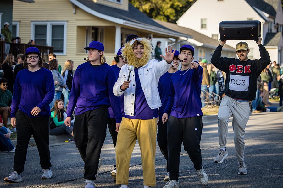 Phi Sigma Kappa took second place in the Homecoming parade for its dancing clown performance. (Photo by Lilly Cook/Northwest Missouri State University)