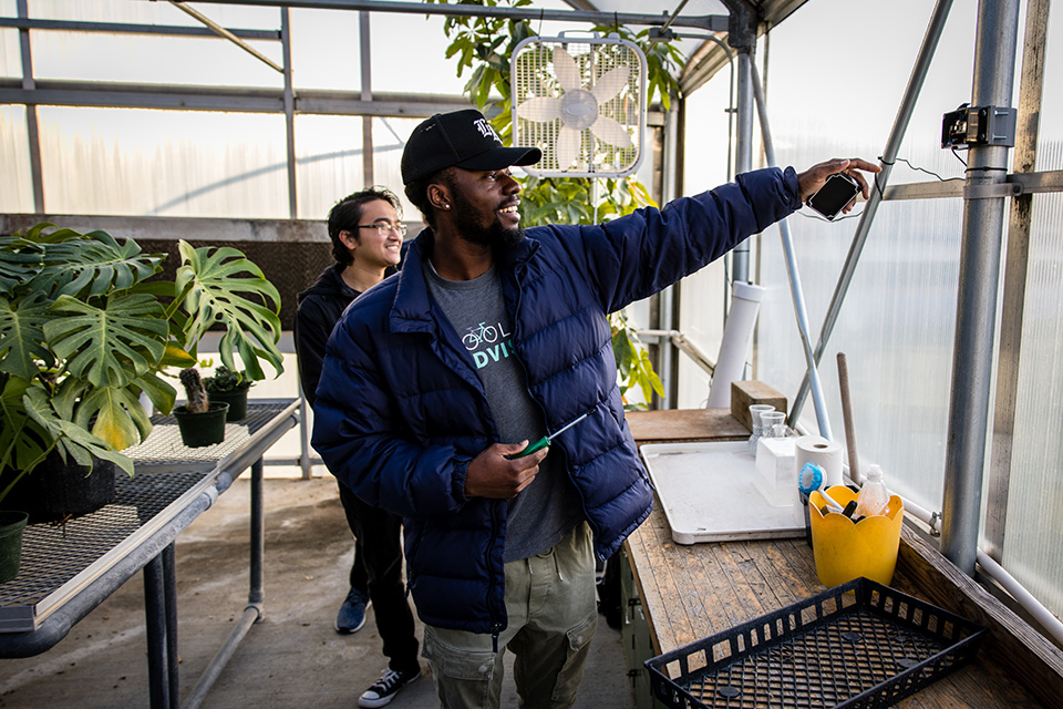 Computer science, horticulture students collaborate to improve greenhouse monitoring